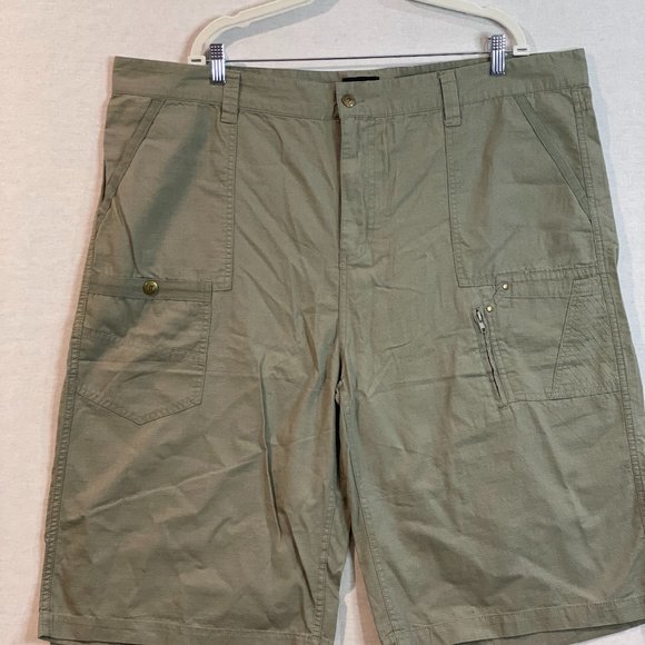 Mens Rigo Cargo Shorts Size 44x26 Green Logo Buttons Zip Snap Pockets - Picture 1 of 15